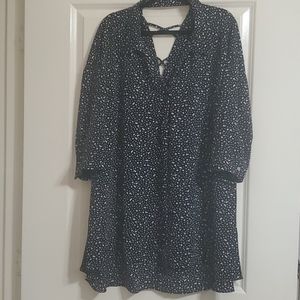 NWT. Avenue Blair Top. Size 18/20. Color Abstract Ditsy